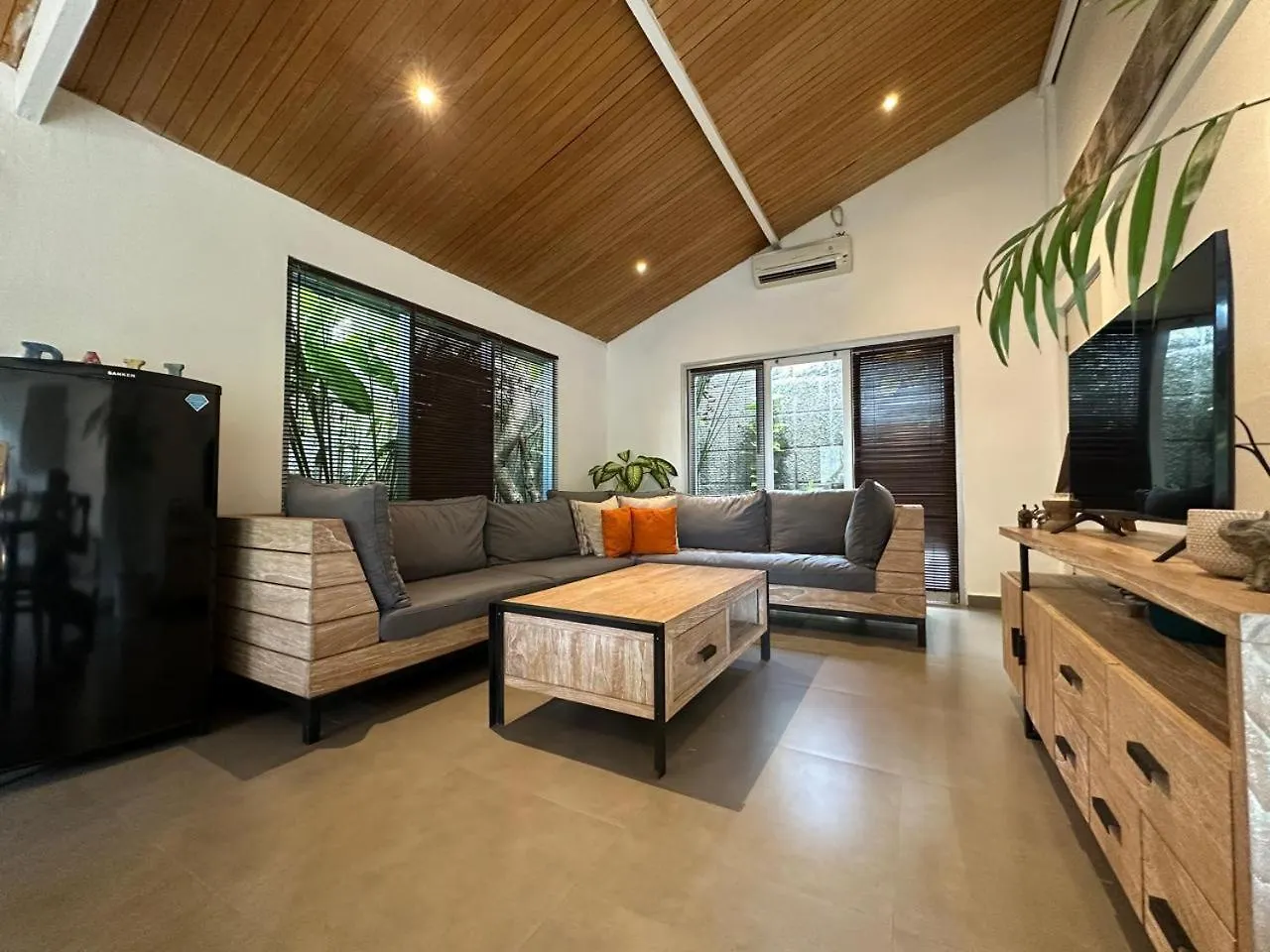 Seminyak 3 Bedrooms Villa Demen Private Pool Indonesien