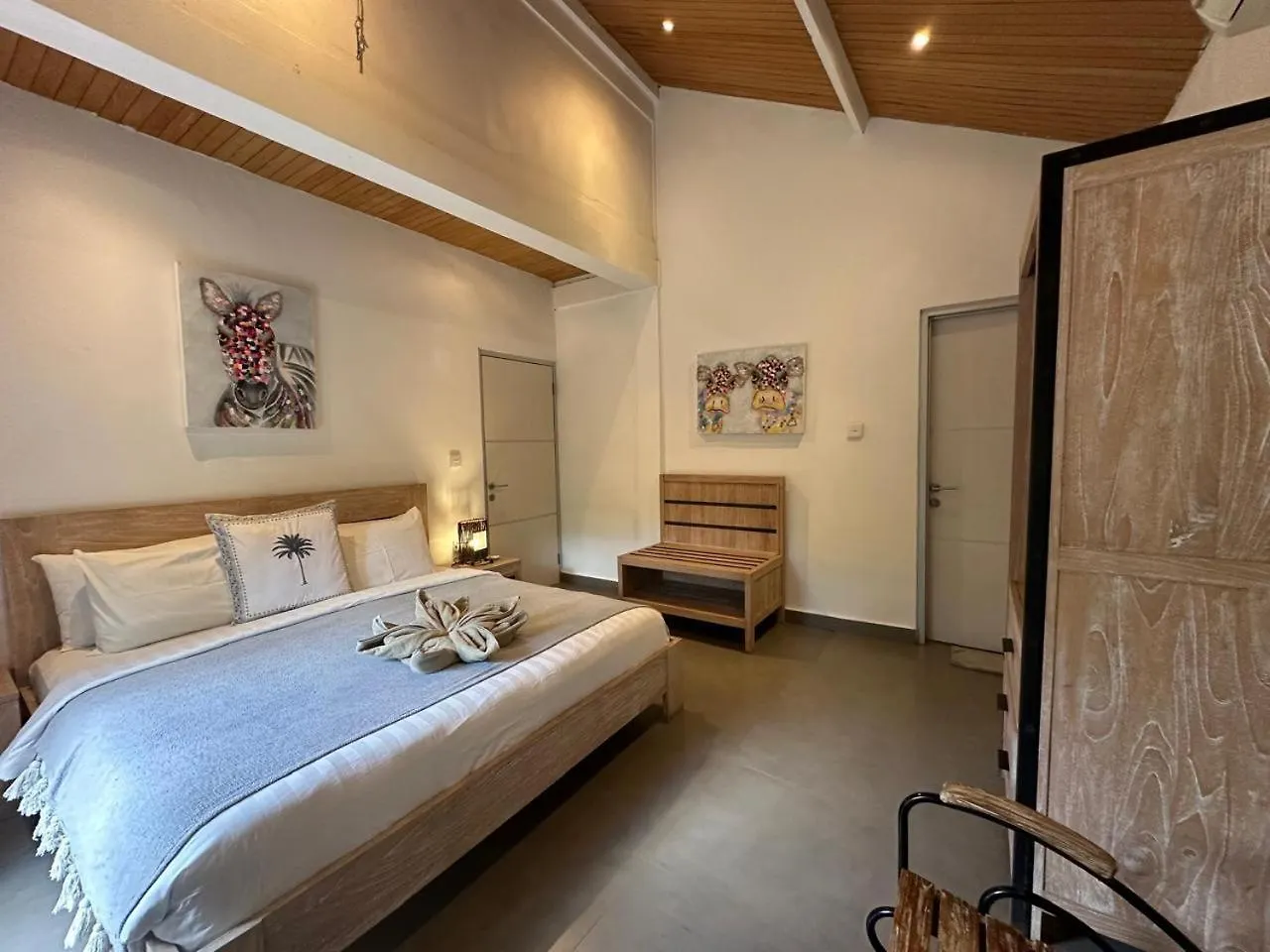 Seminyak 3 Bedrooms Villa Demen Private Pool